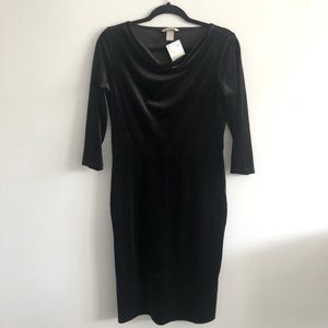 H&M - Size M fitted black velour dress